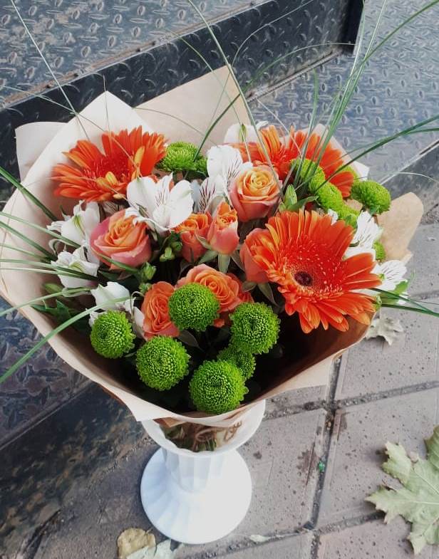 Букет цветов из: Герберы, Хризантемы, Альстромерии и Розы в Демидове