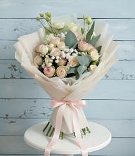 Букет цветов из:  Розы и Лизиантусы в Демидове