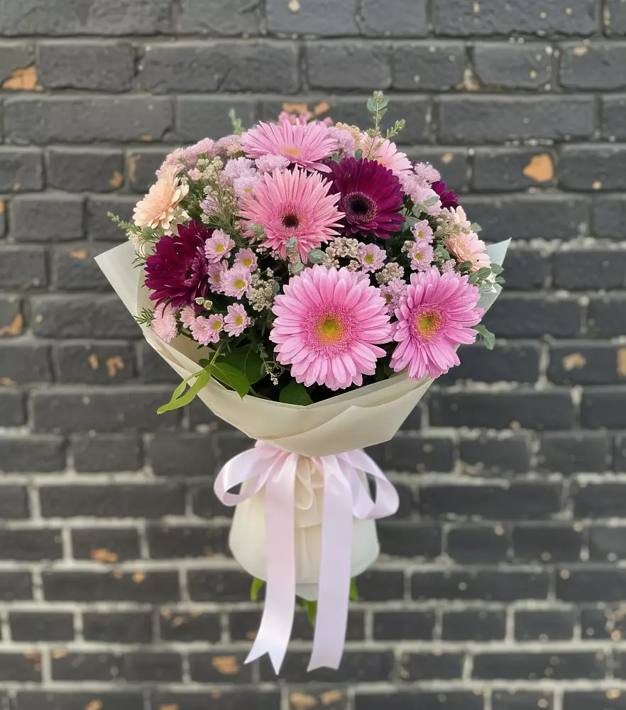 Букет цветов из: Герберы и Хризантемы в Демидове