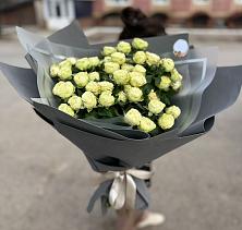 Букет Белые кустовые розы Солинеро в Демидове