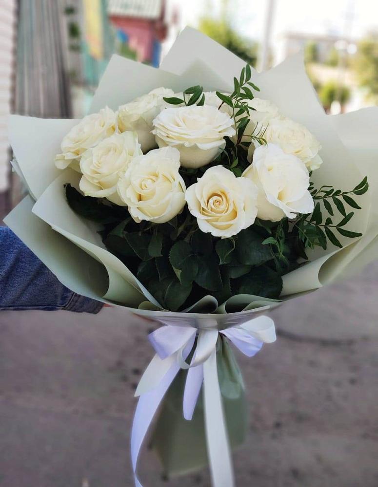 Букет Белые розы Проуд в Демидове