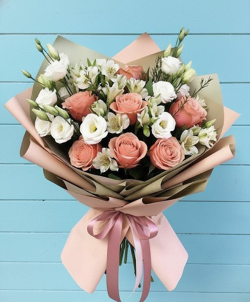 Букет цветов из: Розы, Альстромерии и Лизиантусы в Демидове