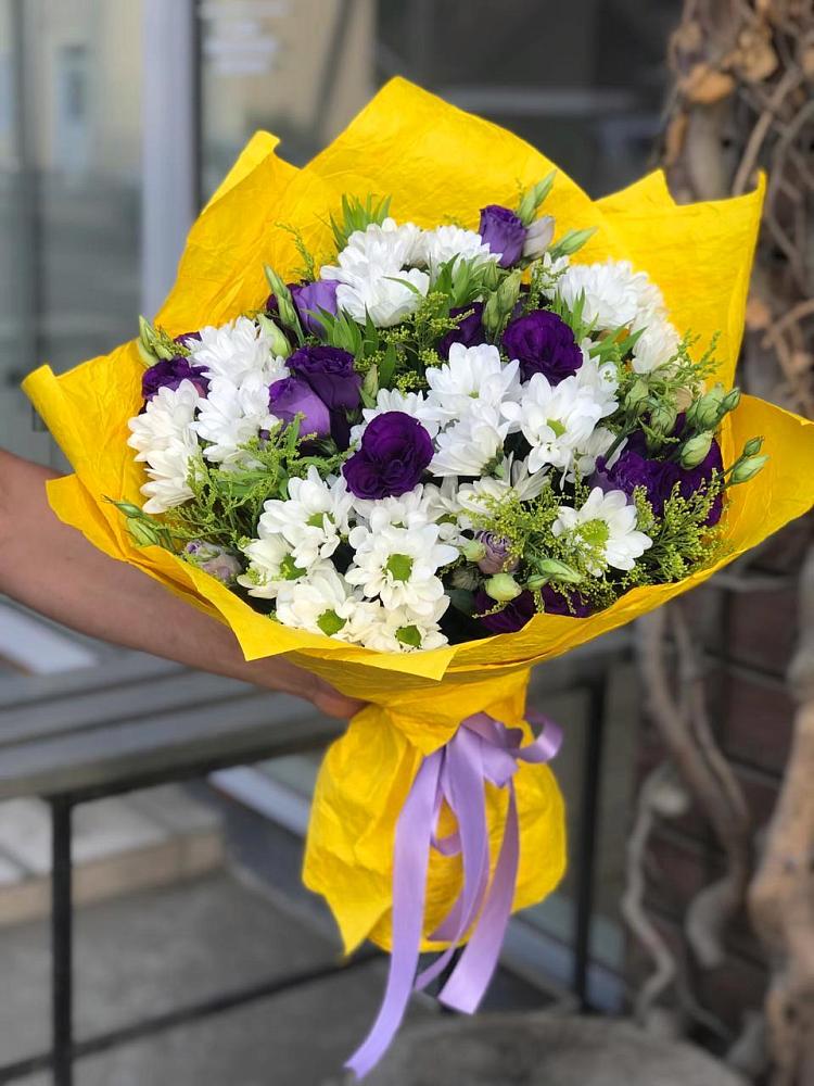 Букет цветов из: Ирисы, Хризантемы и Ромашки в Демидове