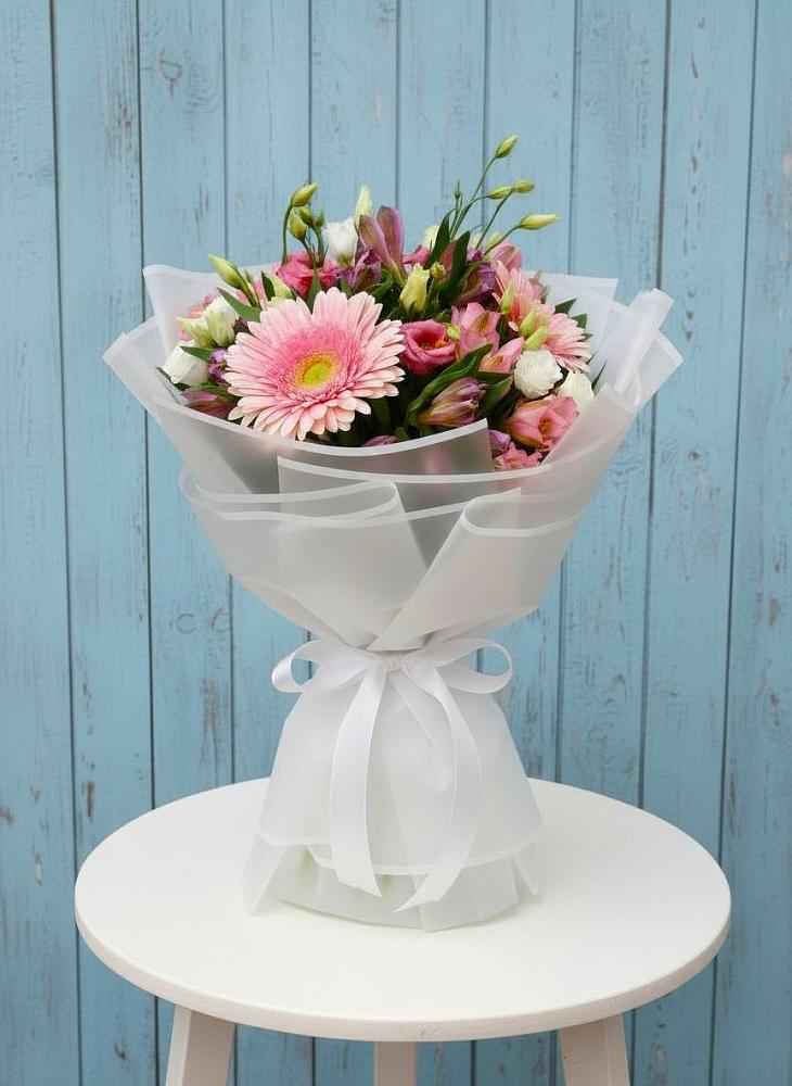 Букет цветов из: Герберы, Альстромерии и Лизиантусы в Демидове