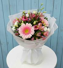 Букет цветов из:  Герберы, Альстромерии и Лизиантусы в Демидове