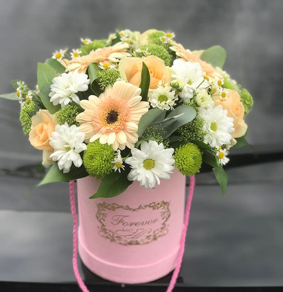 Цветочная композиция из Розы, Герберы и Хризантемы в шляпной коробке в Демидове