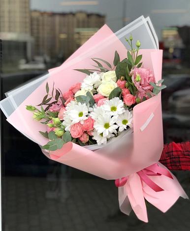 Букет цветов из: Розы, Лизиантусы и Хризантемы в Демидове