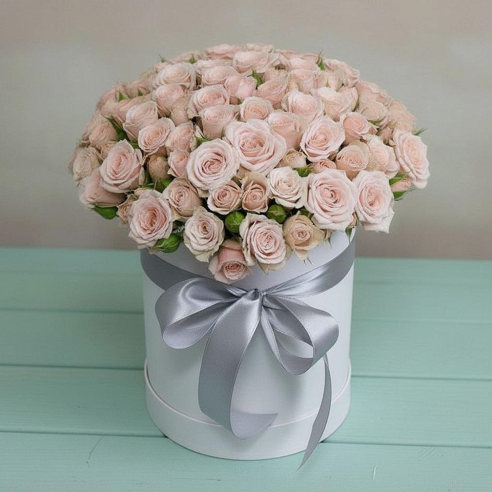 Цветочная композиция из Розы в шляпной коробке в Демидове